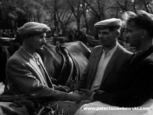 Choć nie pada nazwa "Staszów", można rozpoznać że o nie chodzi. Filmik nakręcono w 1956 roku. #film #miasteczko #staszów